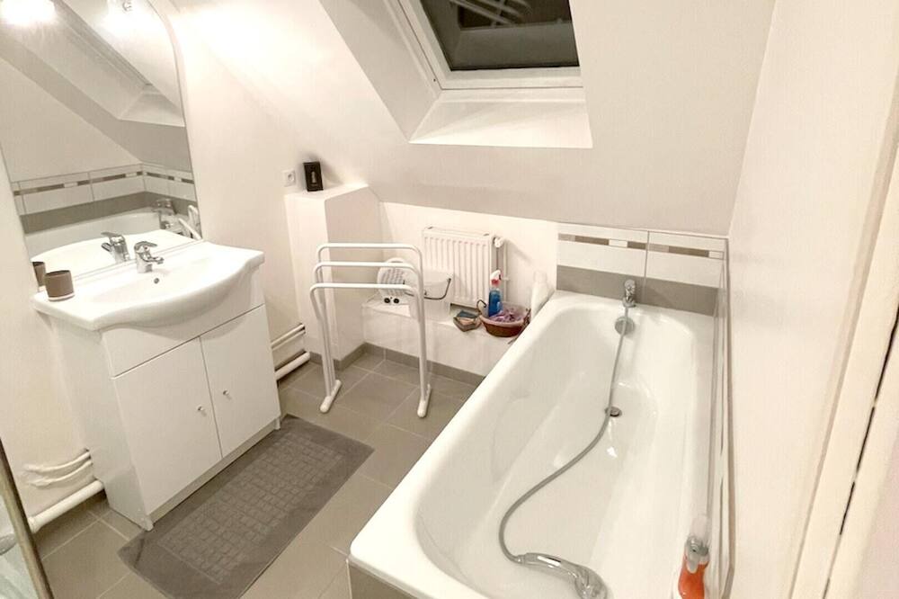 Photo of Bathroom in Cany-Barville