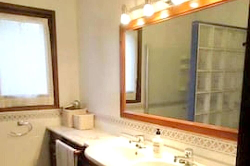 Photo of Bathroom in Can Carbonell