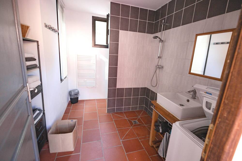 Photo of Bathroom in Pardailhan
