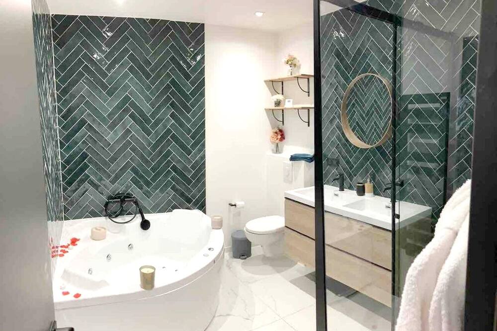 Photo of Bathroom in Saint-Brice-sous-Foret