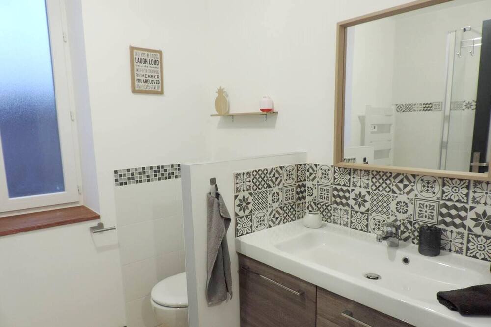 Photo of Bathroom in Saint-Pierre-de-Clairac