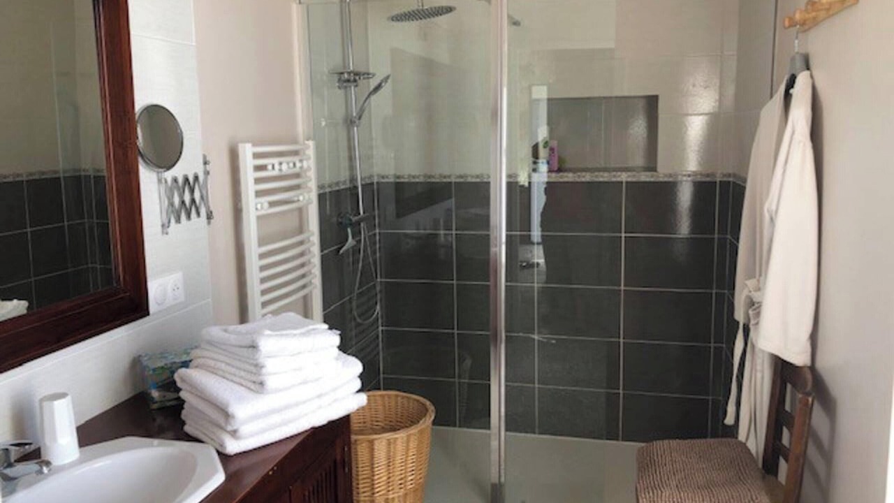 Photo of Bathroom in Betz-le-Chateau