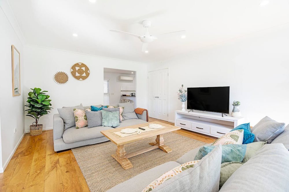 Photo of Livingroom in Burleigh Waters