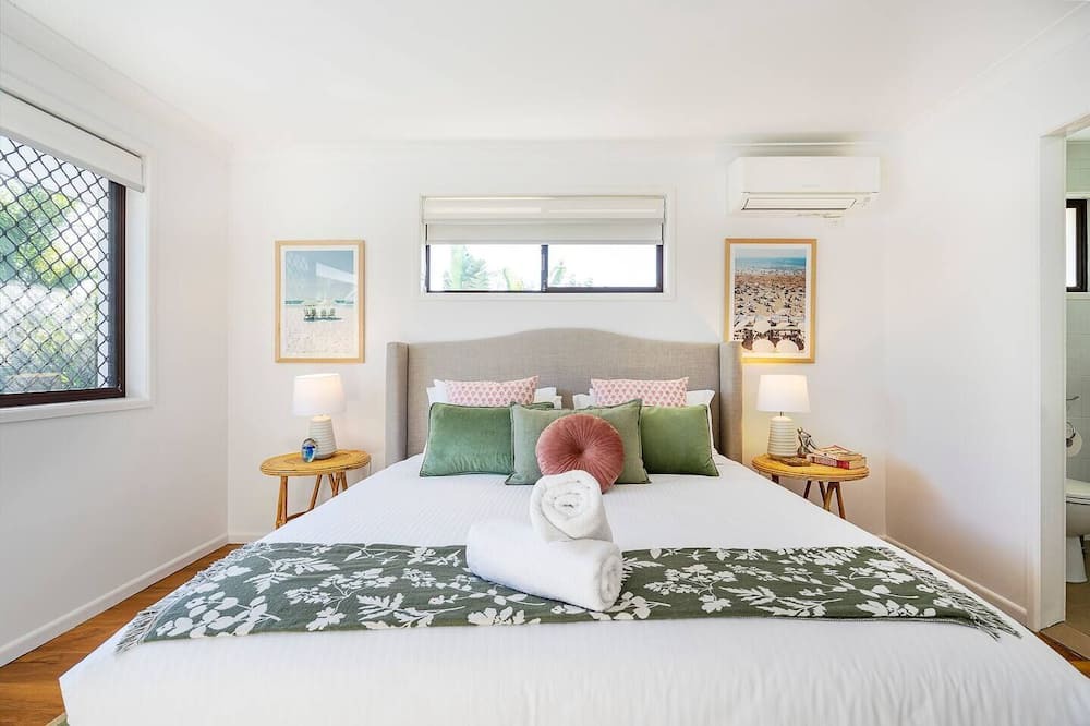 Photo of Bedroom in Burleigh Waters