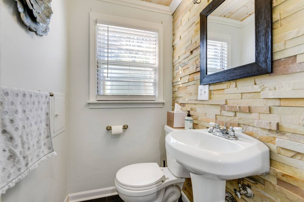 Photo of Bathroom in Harris Hill