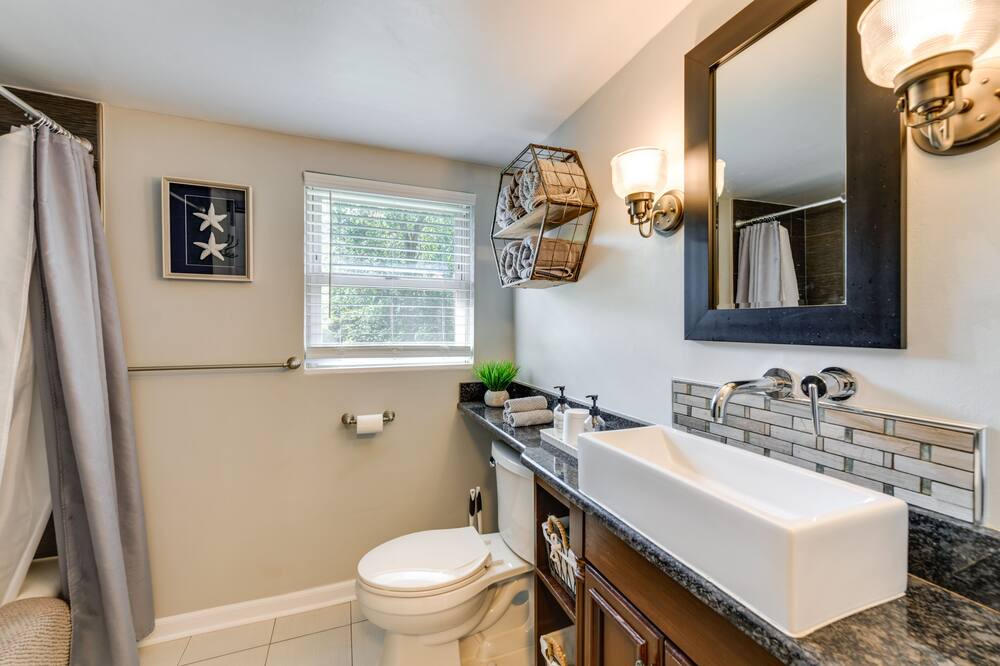 Photo of Bathroom in Harris Hill