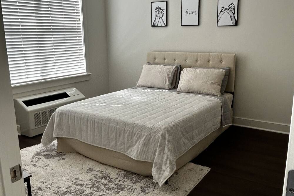 Photo of Bedroom in Harrison