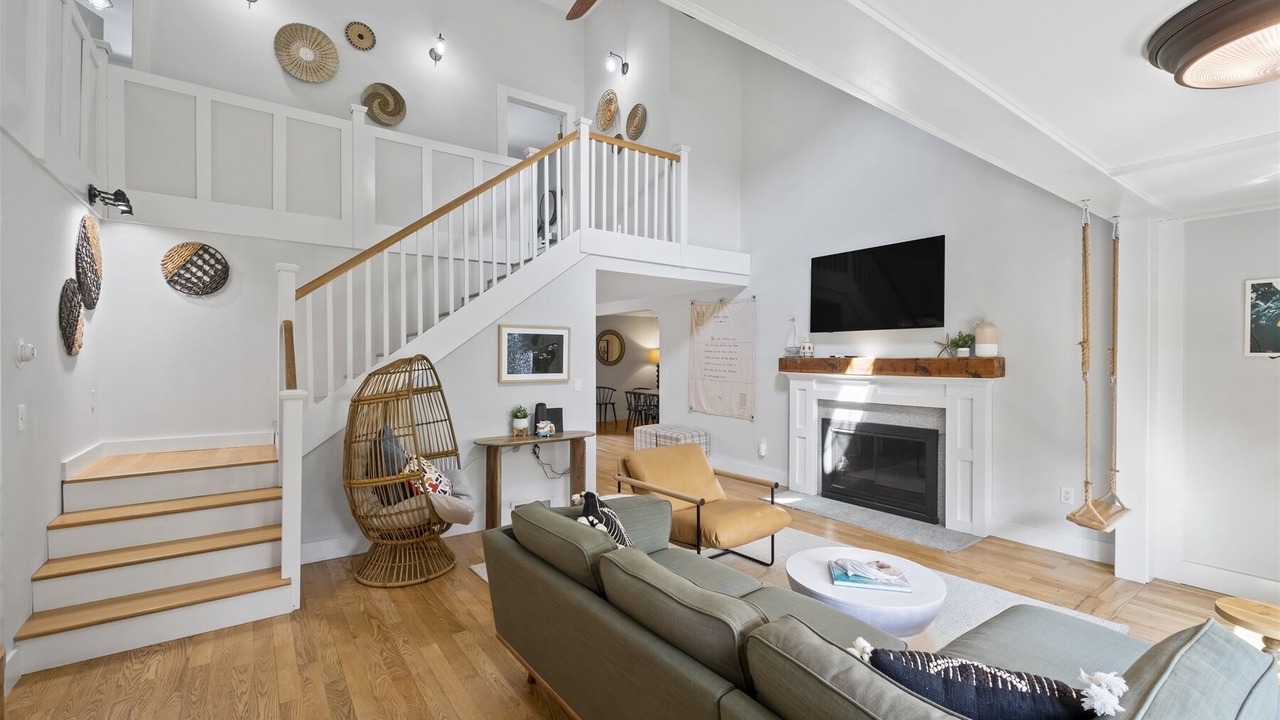 Photo of Livingroom in York Harbor