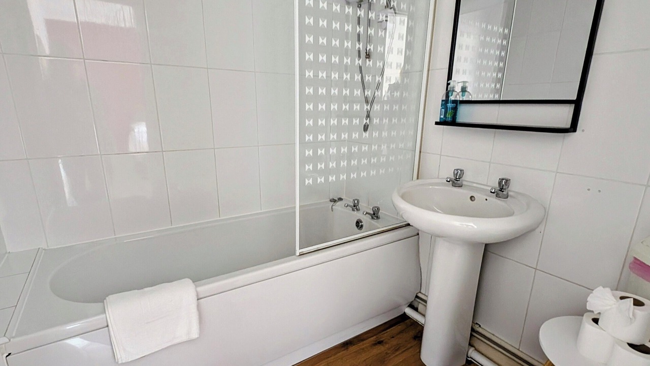 Photo of Bathroom in Long Whatton