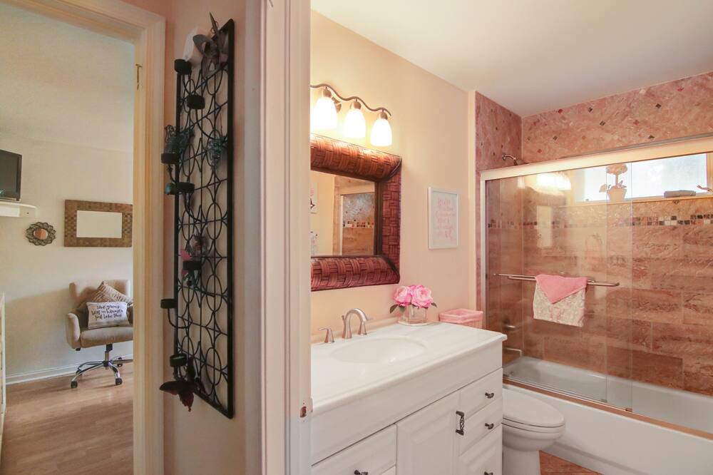 Photo of Bathroom in Wellington