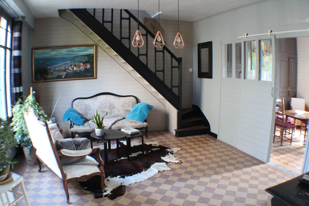 Photo of Livingroom in Champseru