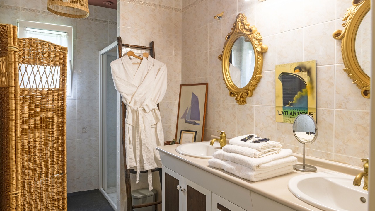 Photo of Bathroom in Saint-Coulitz