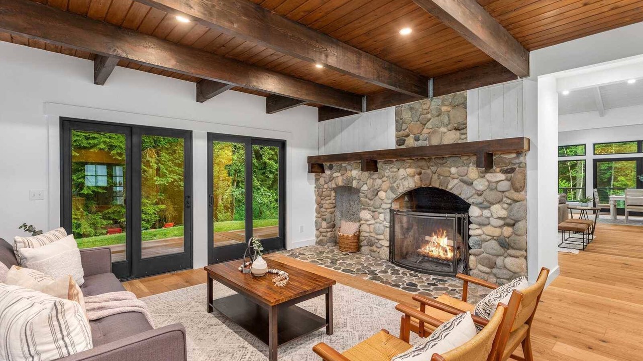 Photo of Livingroom in Union Hill-Novelty Hill