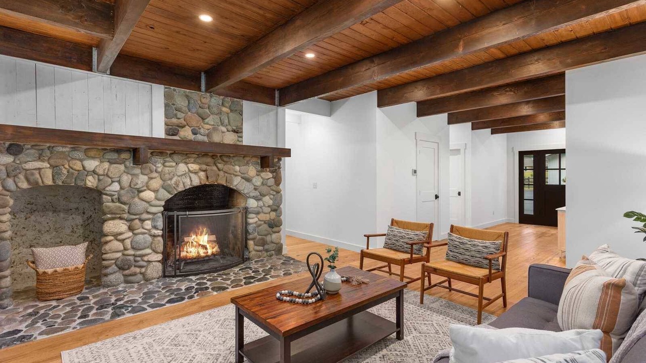 Photo of Livingroom in Union Hill-Novelty Hill