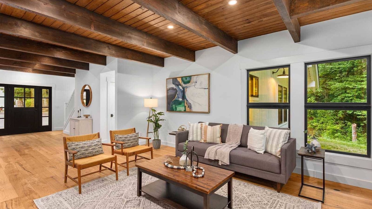 Photo of Livingroom in Union Hill-Novelty Hill