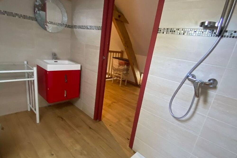 Photo of Bathroom in Montagudet