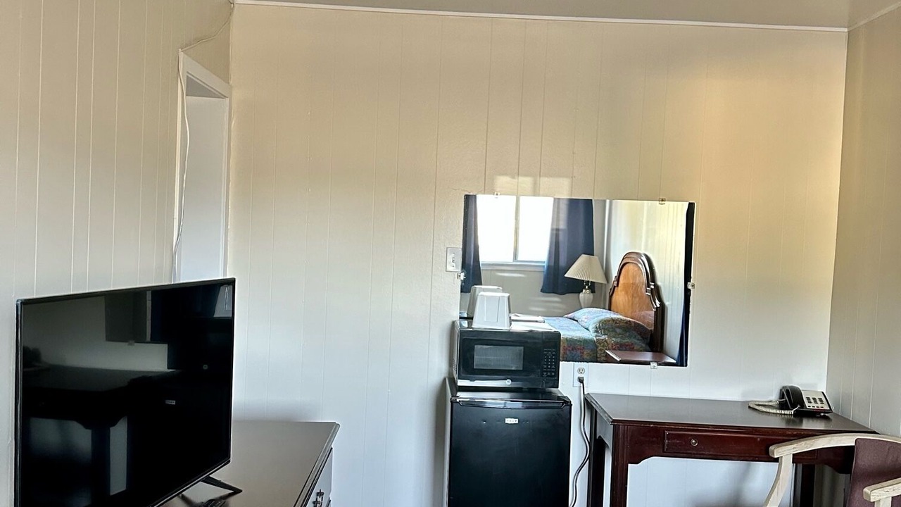 Photo of Bedroom in Garberville