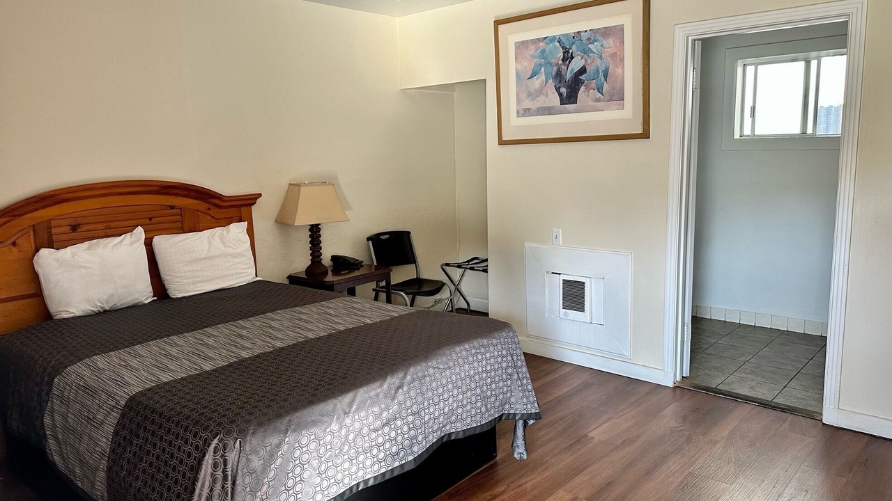 Photo of Bedroom in Garberville