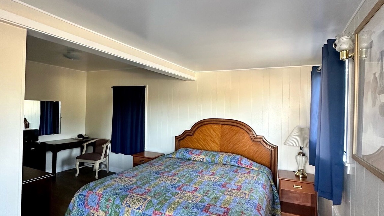 Photo of Bedroom in Garberville