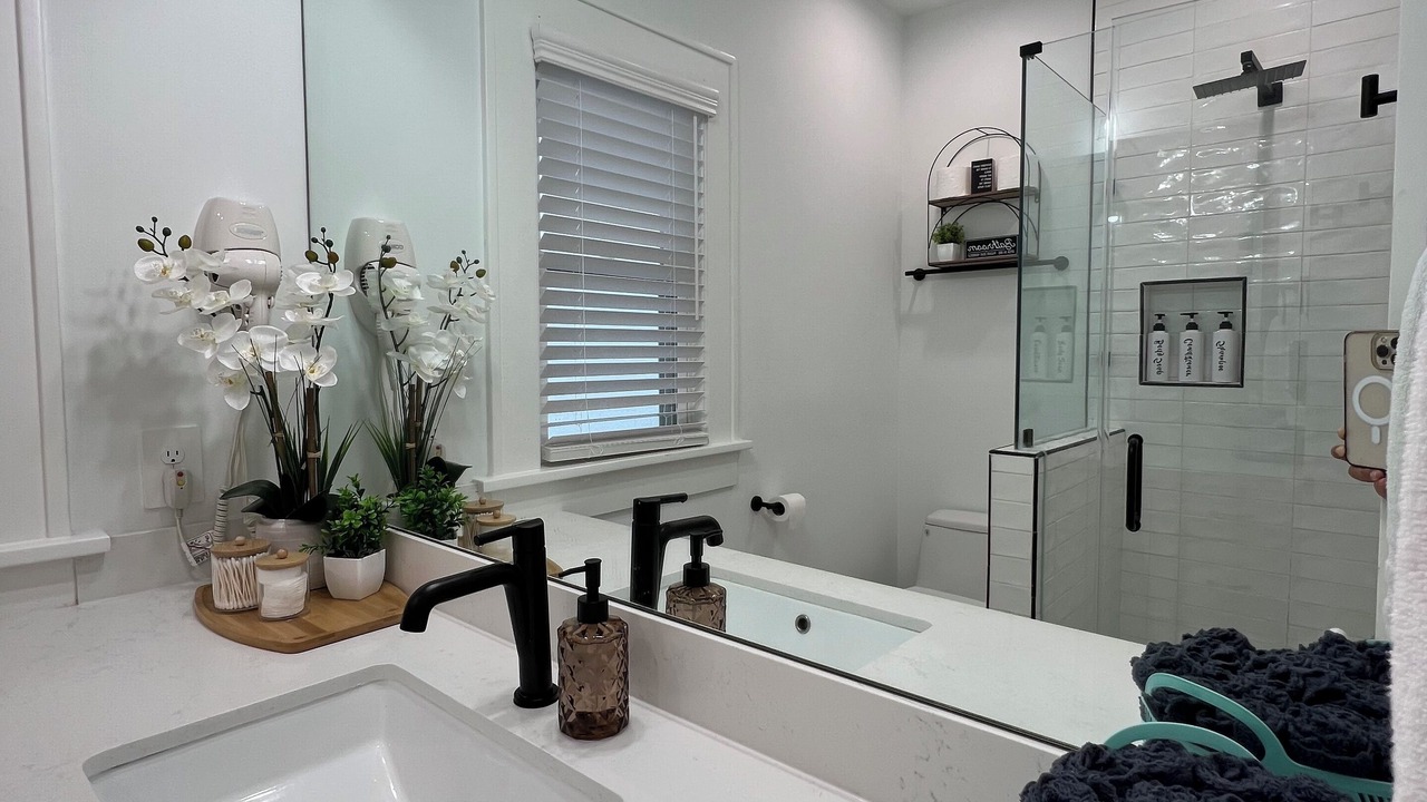 Photo of Bathroom in Midtown