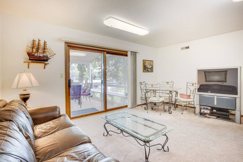 Photo of Livingroom in Roach