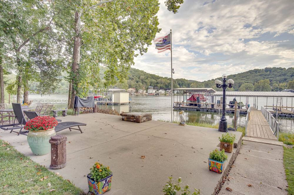 Photo of Outdoor in Roach