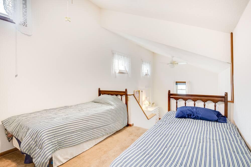 Photo of Bedroom in Roach