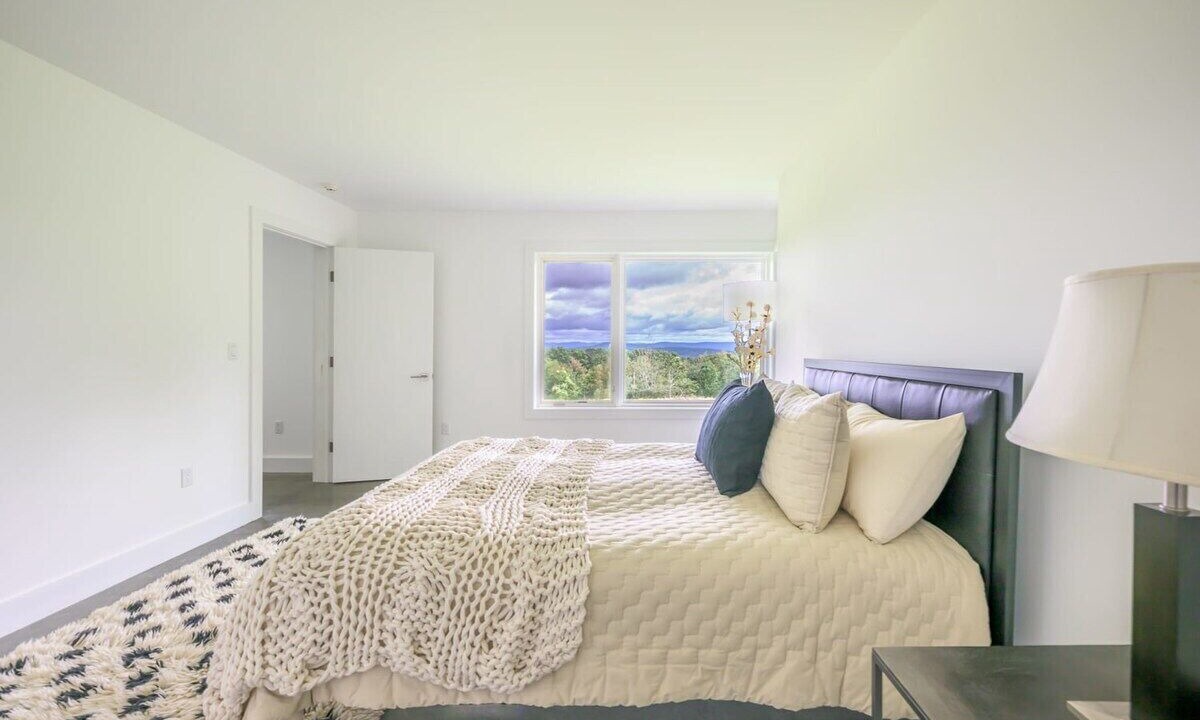 Photo of Bedroom in Hillsdale