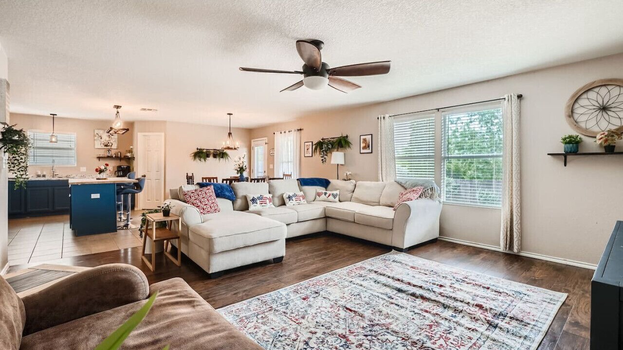 Photo of Livingroom in Medina Valley