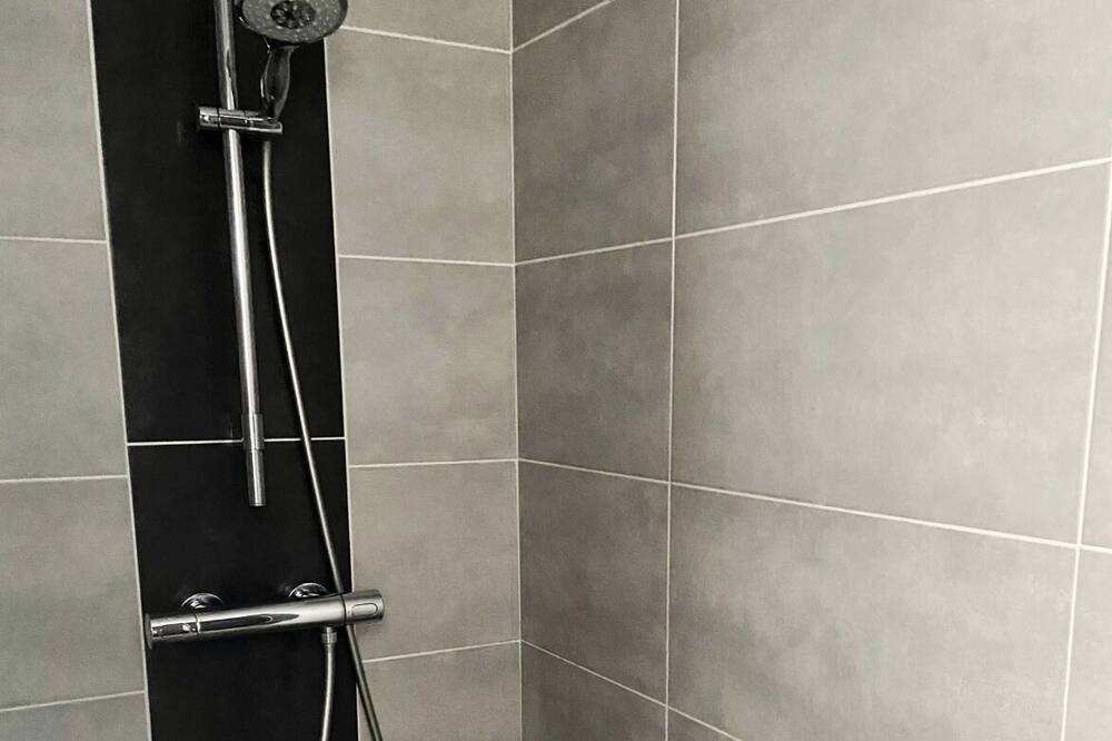 Photo of Bathroom in Saint-Georges-les-Baillargeaux