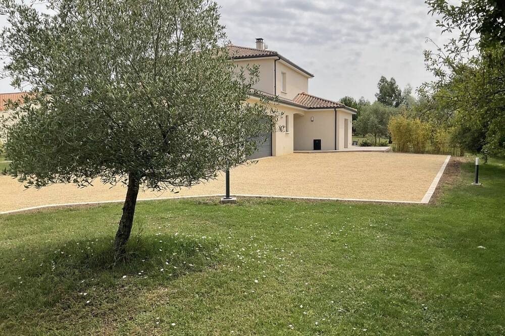 Photo of Outdoor in Saint-Georges-les-Baillargeaux