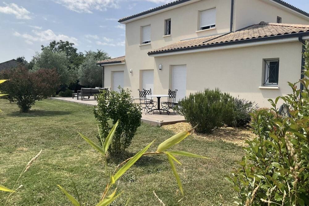 Photo of Outdoor in Saint-Georges-les-Baillargeaux