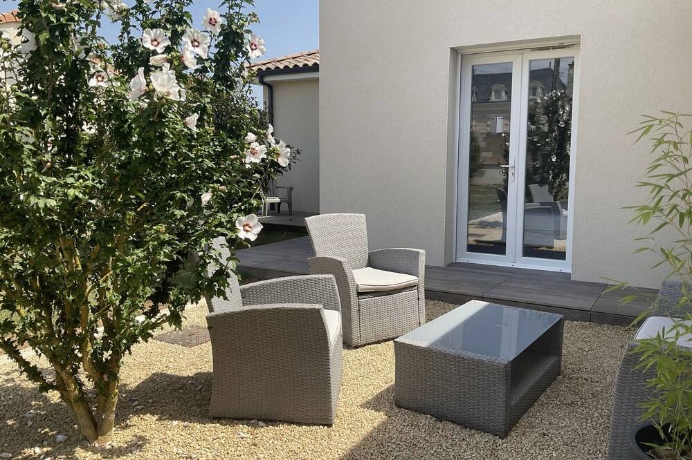Photo of Patio Balcony in Saint-Georges-les-Baillargeaux
