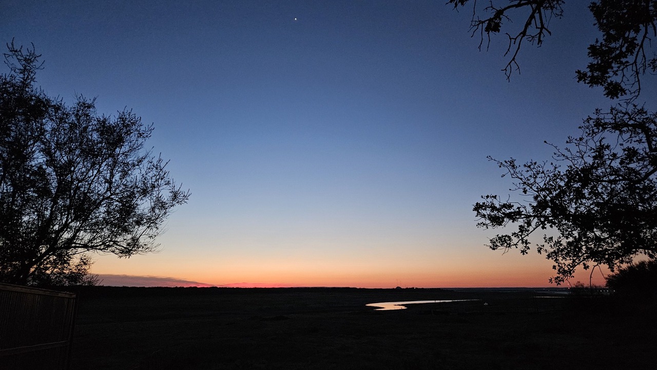 Photo of Outdoor in Buchanan Dam