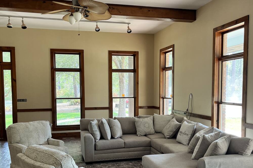 Photo of Livingroom in McComb