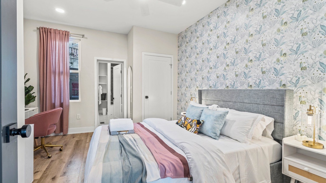 Photo of Others in Passyunk Square