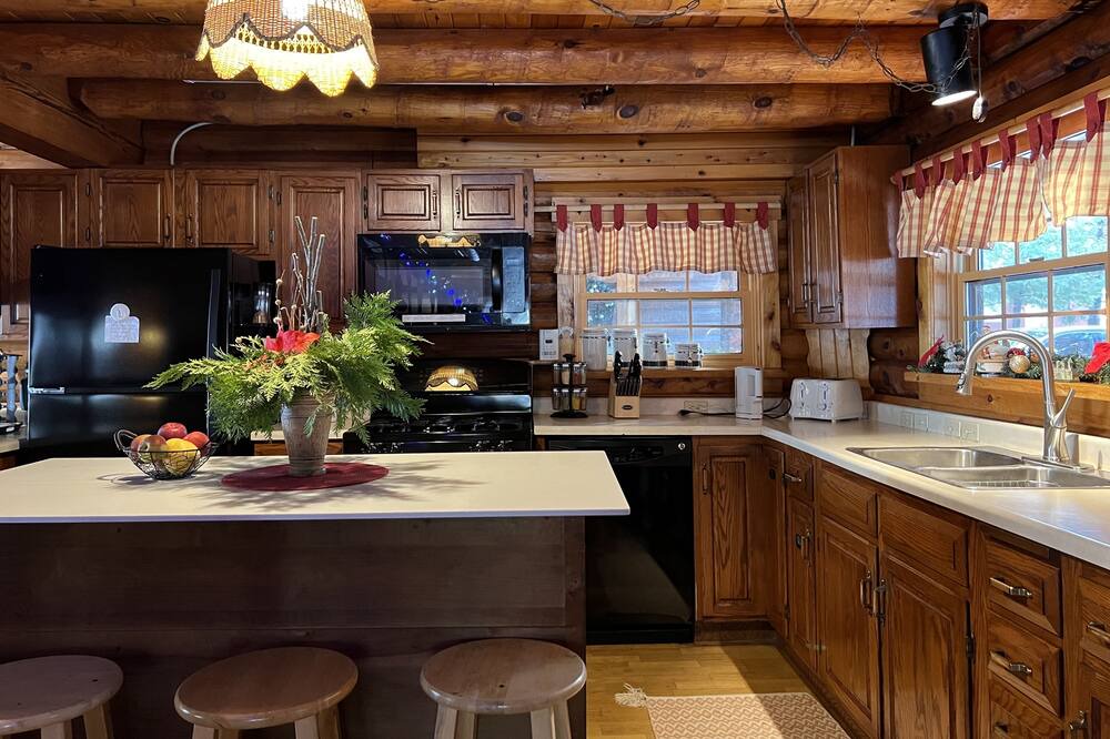 Photo of Kitchen in Keswick Ridge