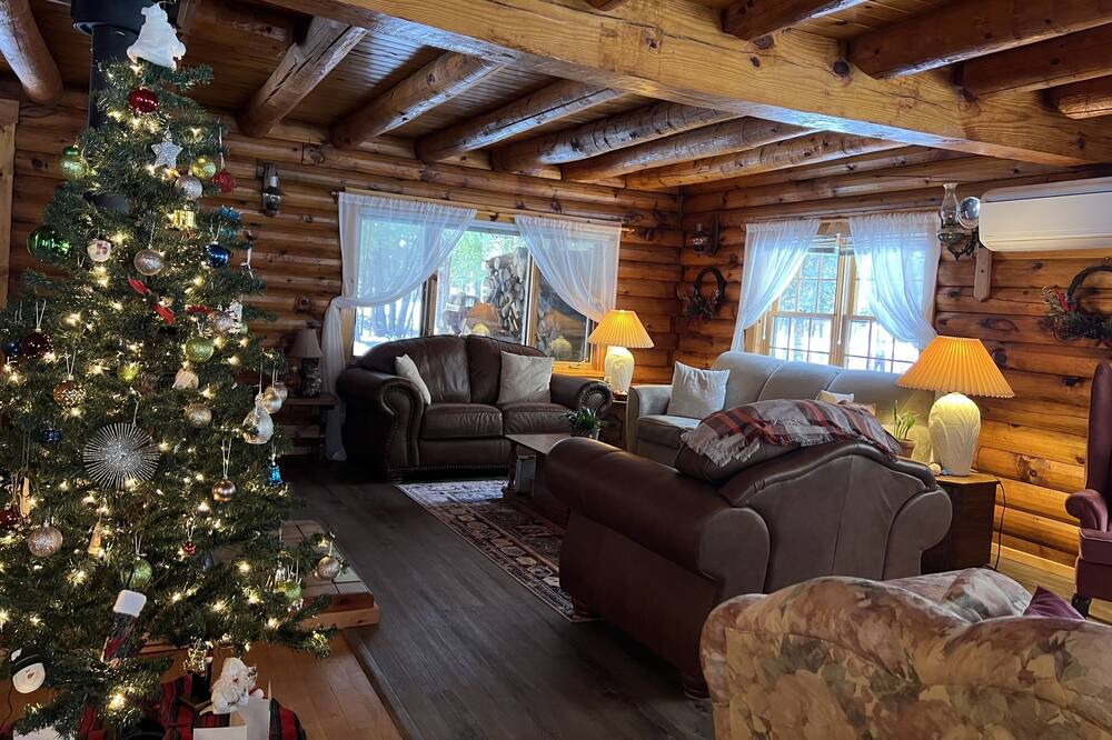 Photo of Livingroom in Keswick Ridge
