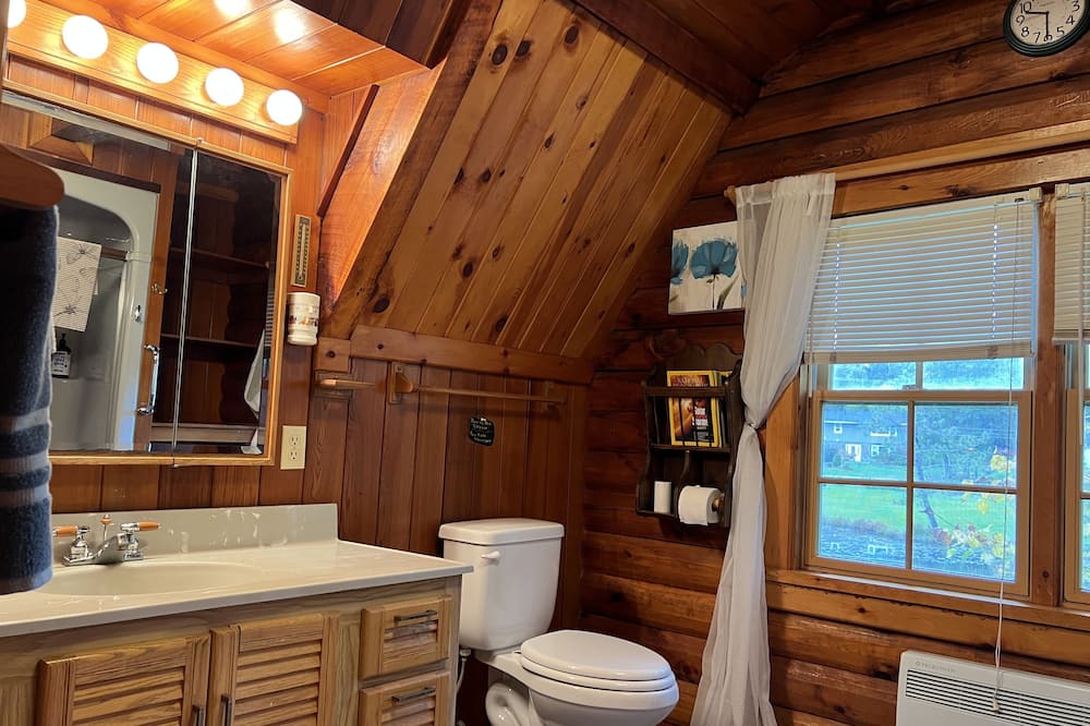 Photo of Bathroom in Keswick Ridge