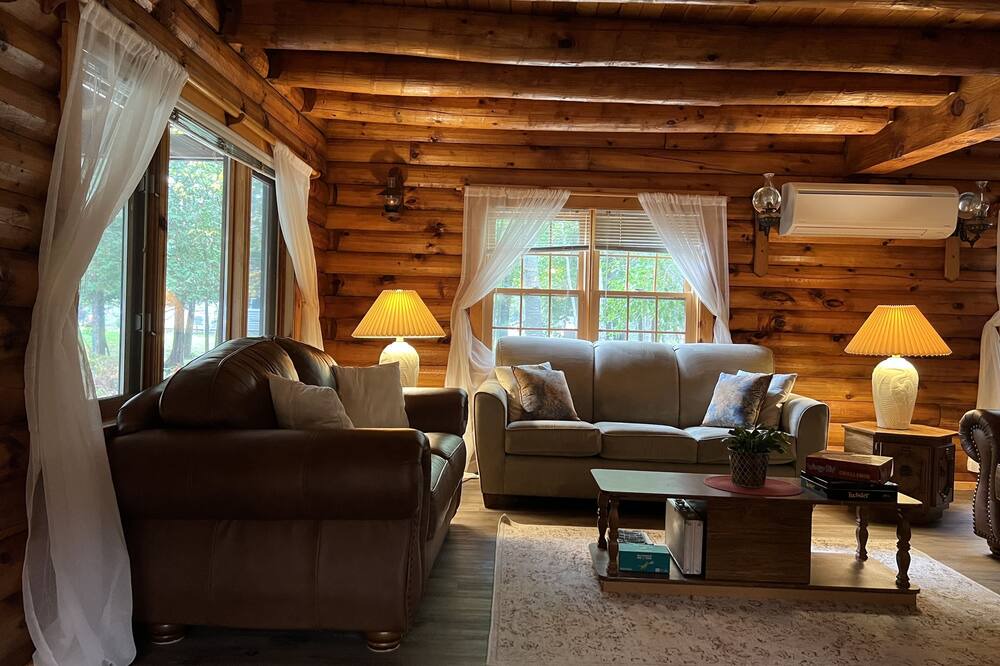 Photo of Livingroom in Keswick Ridge