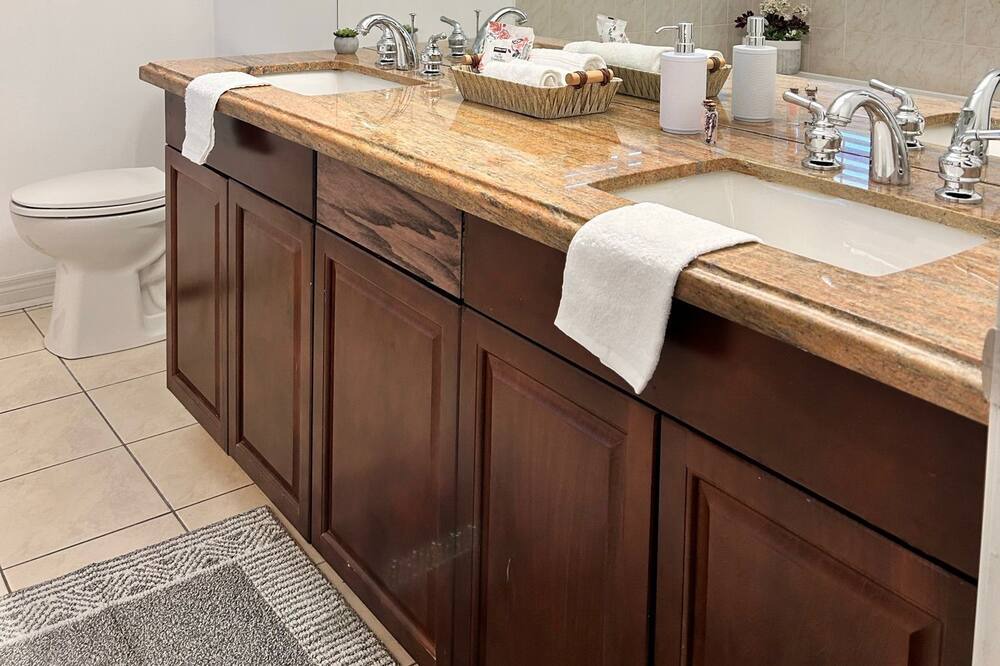 Photo of Bathroom in Meadowvale Village