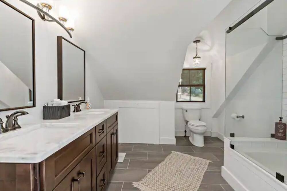 Photo of Bathroom in Stonington