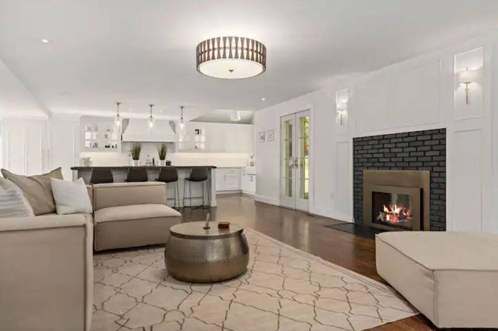 Photo of Livingroom in Stonington