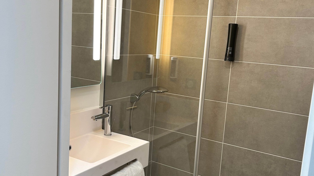 Photo of Bathroom in Cergy