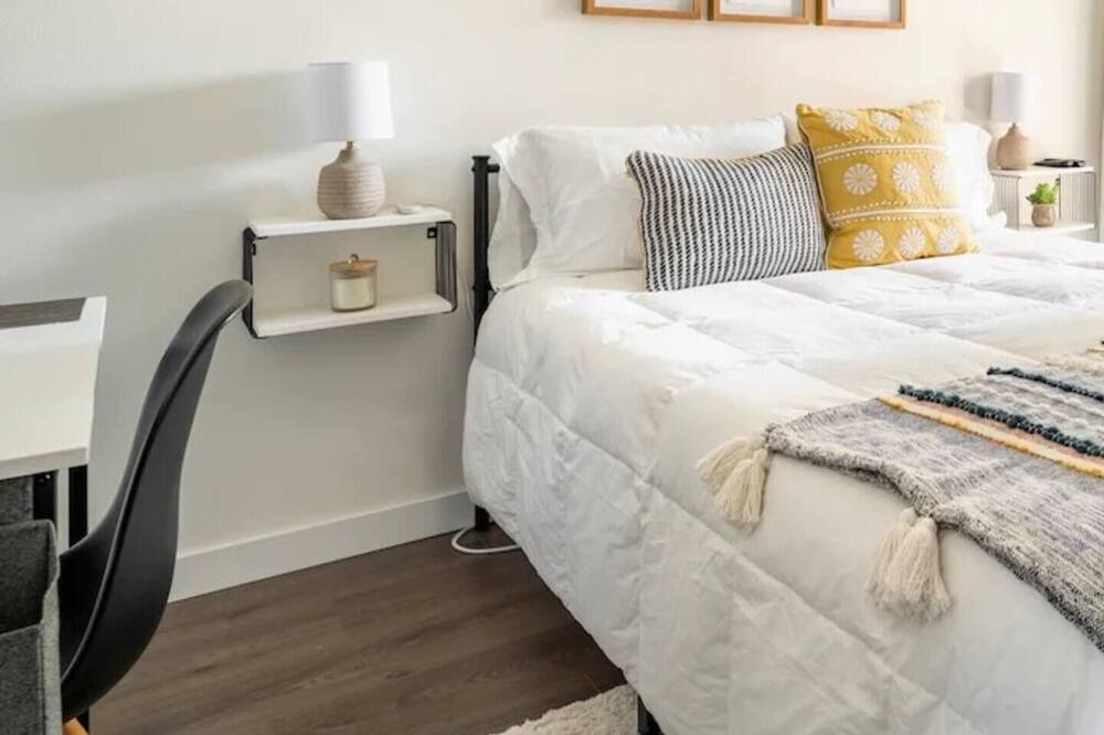 Photo of Bedroom in Roselle