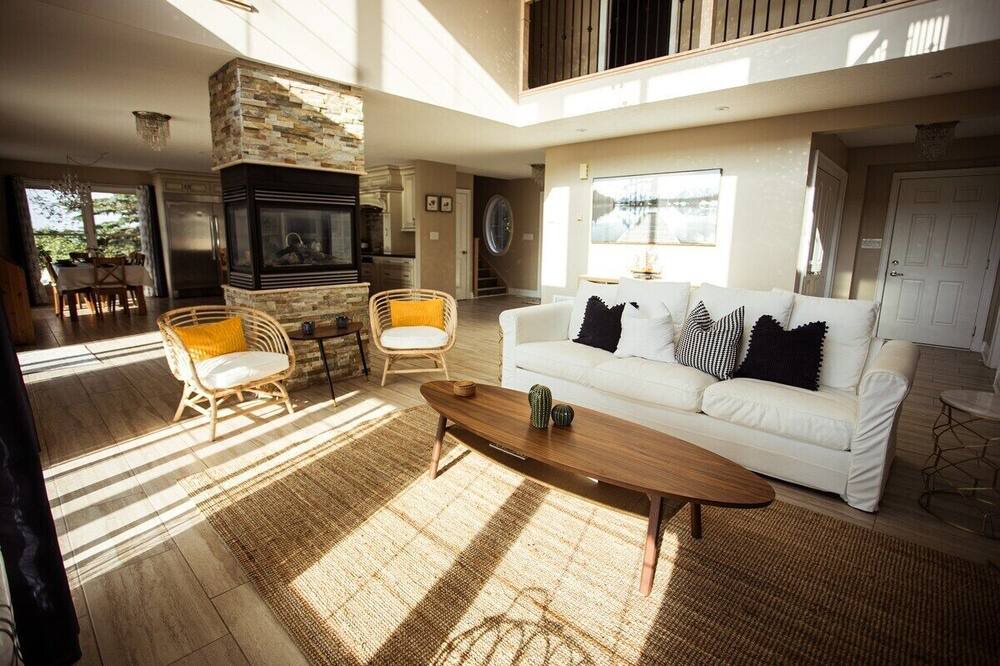 Photo of Livingroom in Orillia