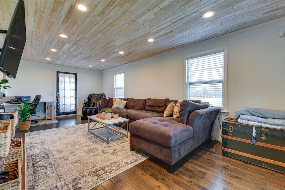 Photo of Others in Clarence