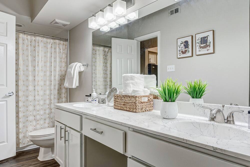 Photo of Bathroom in Deco