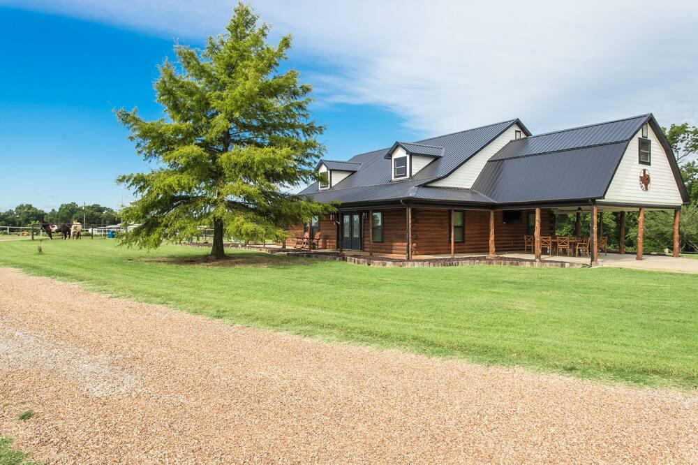 Photo of Outdoor in Collinsville
