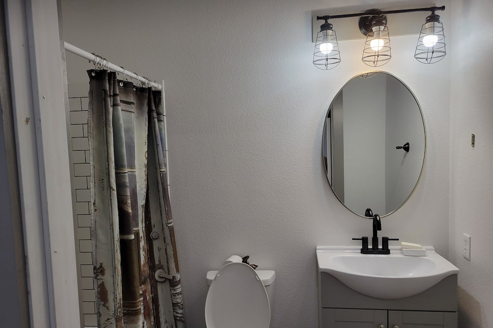 Photo of Bathroom in Yantis